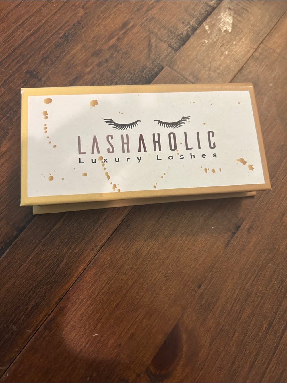 Lashaholic Luxury Lashes - Gold & White Box